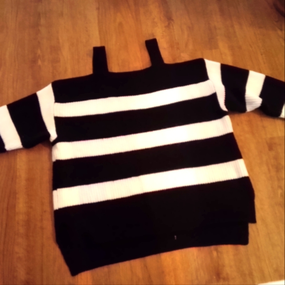 Fashion to Figure Size 1 Sweater